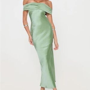 ✨ Princess Polly Off-Shoulder Satin Gown – Sage Green – NWT ✨